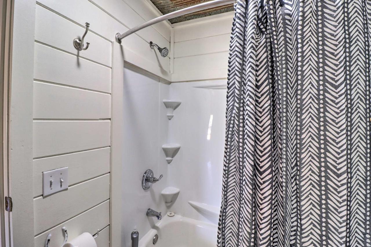 Cheery Pet-Friendly Studio With Shared Fire Pit Mountain View Bagian luar foto