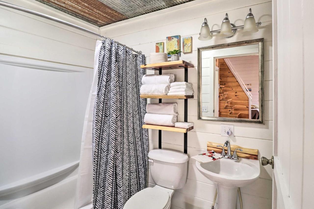 Cheery Pet-Friendly Studio With Shared Fire Pit Mountain View Bagian luar foto