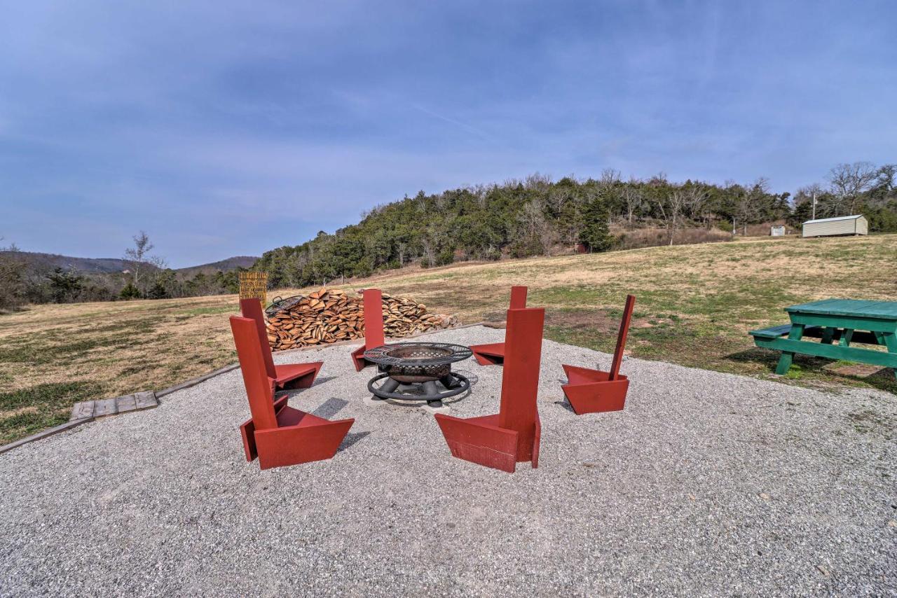 Cheery Pet-Friendly Studio With Shared Fire Pit Mountain View Bagian luar foto