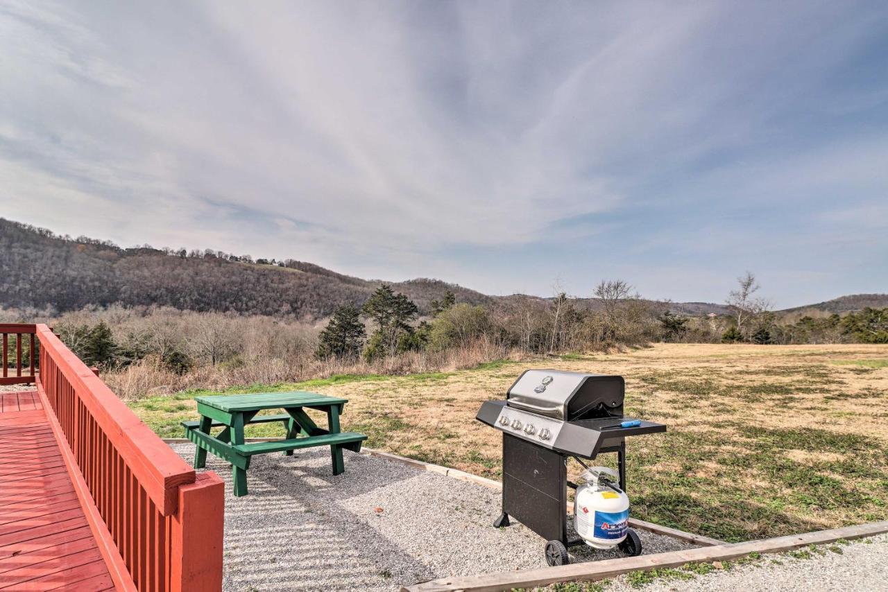Cheery Pet-Friendly Studio With Shared Fire Pit Mountain View Bagian luar foto